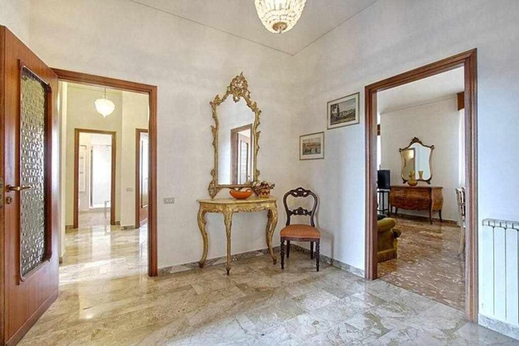 Frati Bigi With Two Bedrooms And Parking Florenz Exterior foto